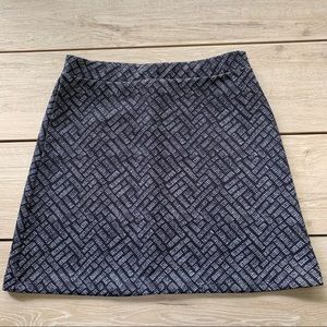 Black and white H&M skirt